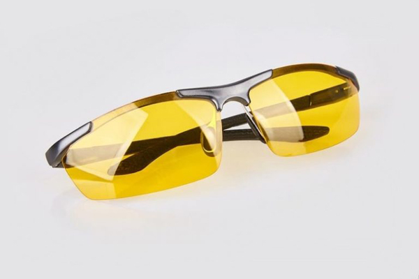 Night-driving glasses